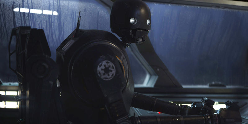 Ponemos a K2-SO para hacer bulto antes de los Spoilers. Saluda K2.